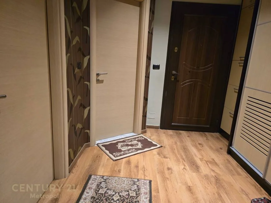 Tirane, shitet apartament 2+1 Kati 8, 117 m² 180.000 € (Ish tregu Elektrik)