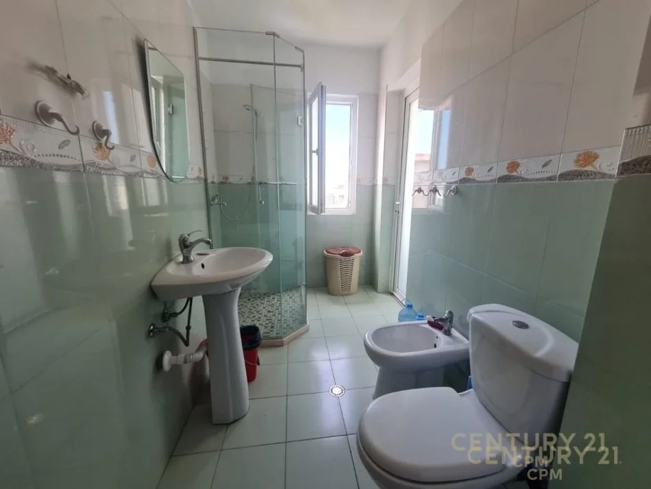 Tirane, jepet me qera apartament 2+1 Kati 4, 90 m² 350 € 