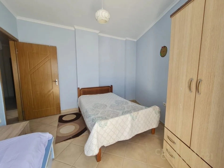 Tirane, jepet me qera apartament 2+1 Kati 4, 90 m² 350 € 