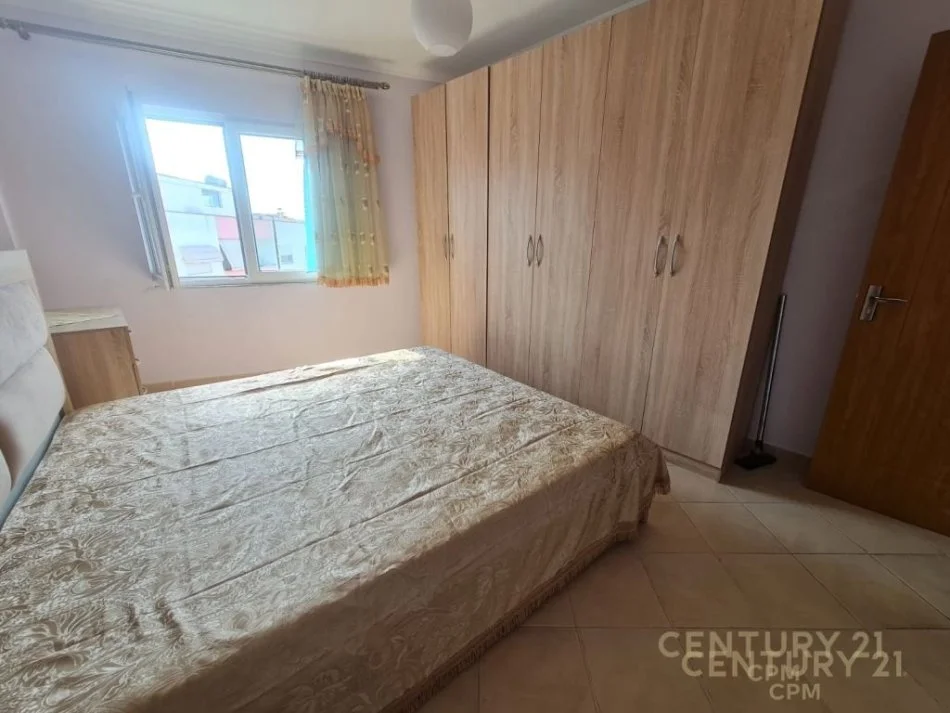 Tirane, jepet me qera apartament 2+1 Kati 4, 90 m² 350 € 