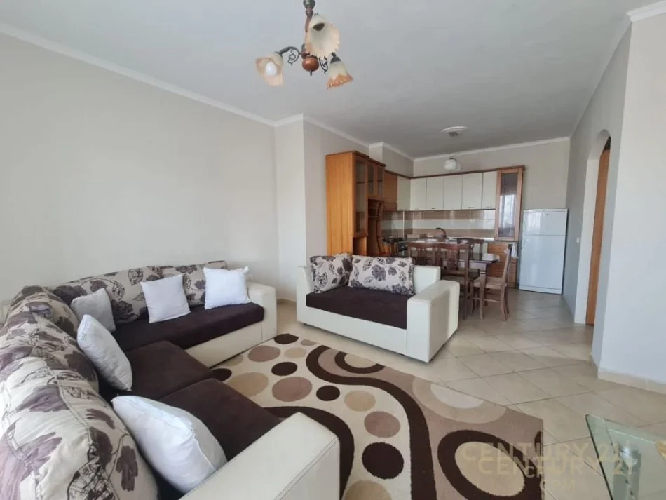 Tirane, jepet me qera apartament 2+1 Kati 4, 90 m² 350 € 