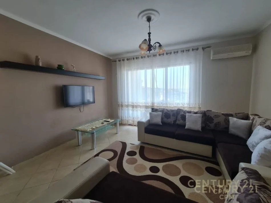 Tirane, jepet me qera apartament 2+1 Kati 4, 90 m² 350 € 