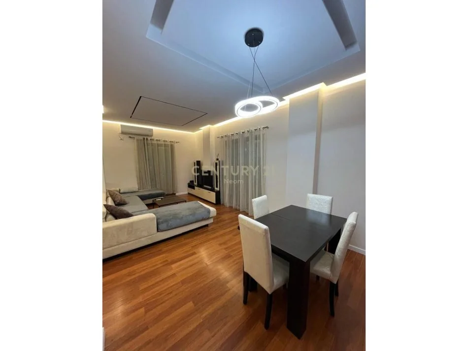 Tirane, shes apartament 2+1+2+POST PARKIMI , 120 m² 260.000 € (Liqeni i Thatë)