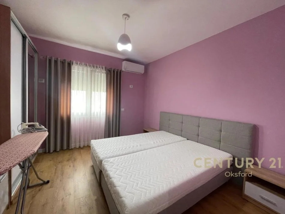 Tirane, jap me qera apartament 2+1+2+POST PARKIMI , 123 m² 1.000 € (Kopshti Botanik Zoologjik)