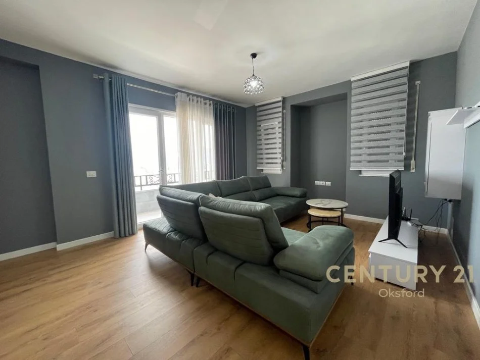 Tirane, jap me qera apartament 2+1+2+POST PARKIMI , 123 m² 1.000 € (Kopshti Botanik Zoologjik)