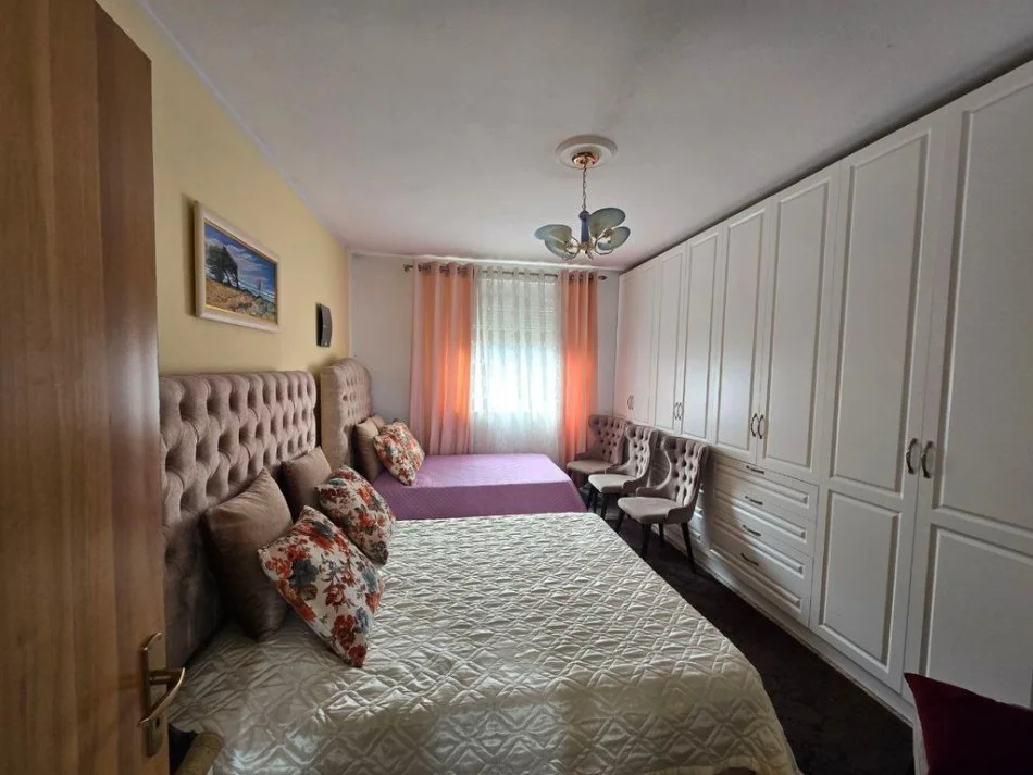 Tirane, shitet apartament 3+1+Ballkon Kati 5, 140 m² 270.000 € (HOXHA TAHSIM)