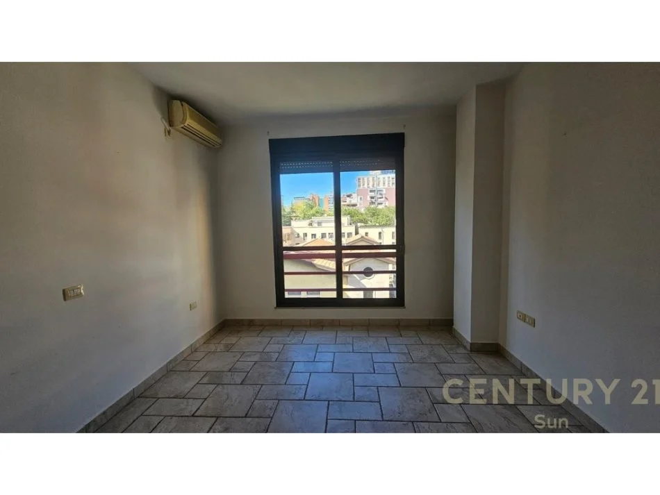 Tirane, jap me qera zyre , 150 m² 1.200 € (Rruga e Elbasanit)