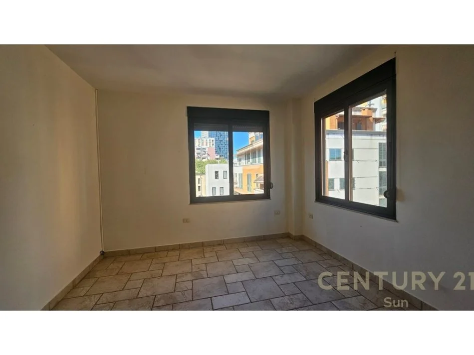 Tirane, jap me qera zyre , 150 m² 1.200 € (Rruga e Elbasanit)