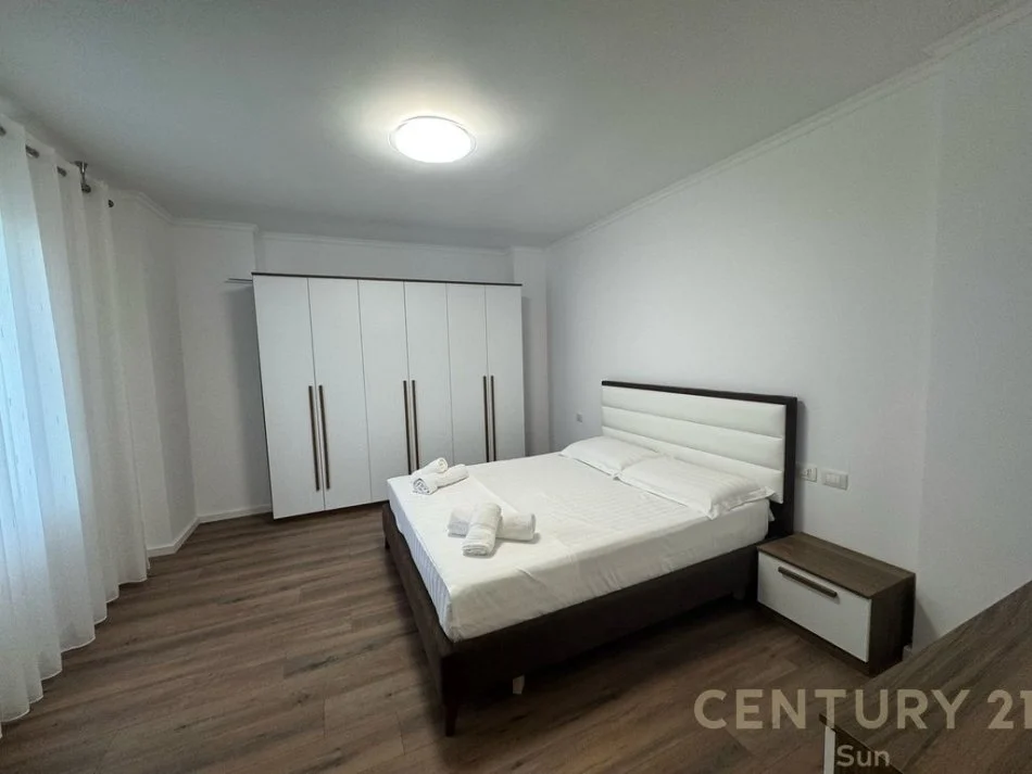 Durres, jepet me qera apartament 1+1 Kati 7, 65 m² 300 € 