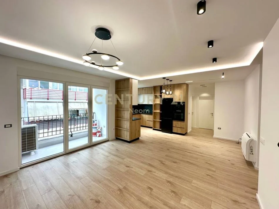 Tirane, jap me qera apartament 2+1+2 , 115 m² 800 € (Liqeni i Thatë)