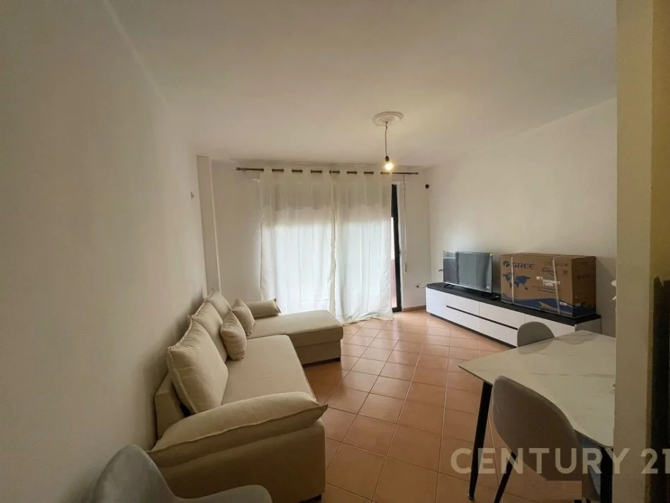 Tirane, jepet me qera apartament 1+1 Kati 1, 450 € (Ali Demi)