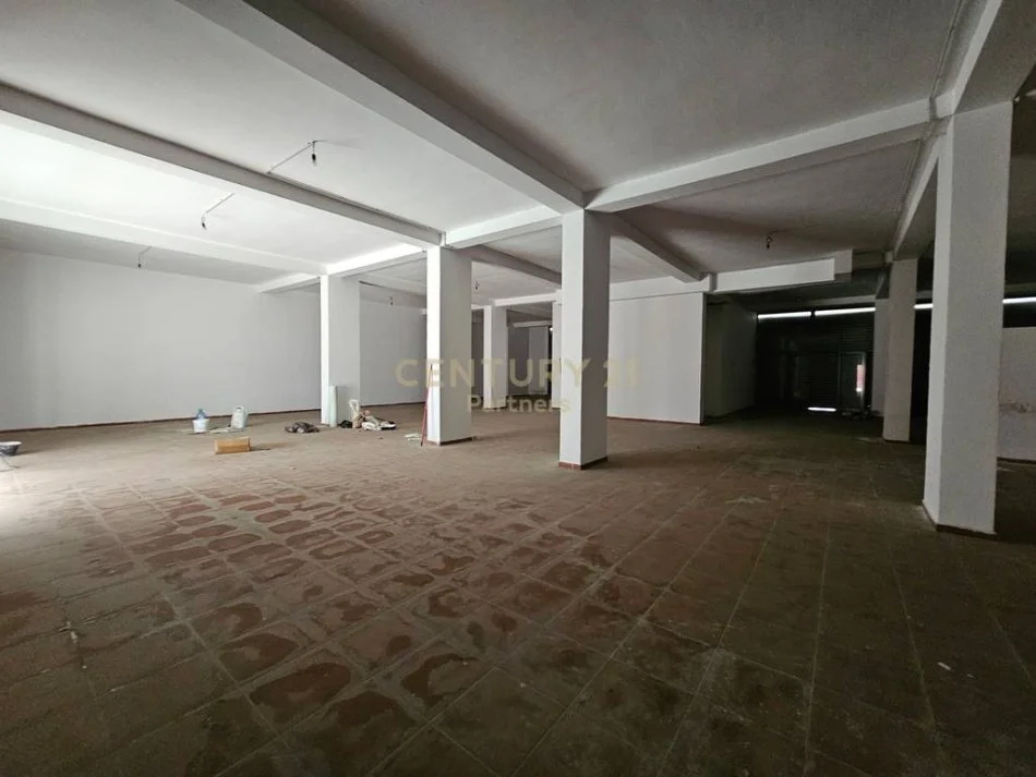 Tirane, shes ambjent biznesi , 818 m² 1.064.000 € (Yzberish)