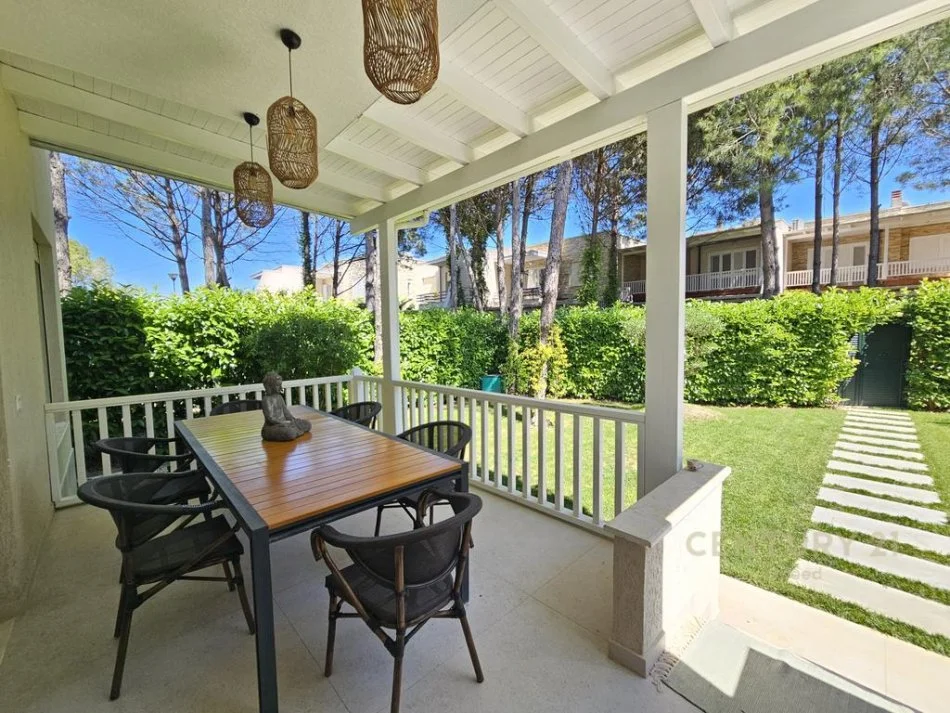 Durres, shitet apartament 2+1+Ballkon Kati 0, 282 m² 285.000 € (Kompleksi Lura 3, Gjiri i Lalzit)