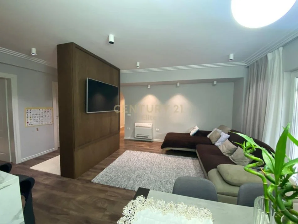 Tirane, shitet 3+1 Kati 4, 130 m² 240.000 € (21 Dhjetori)