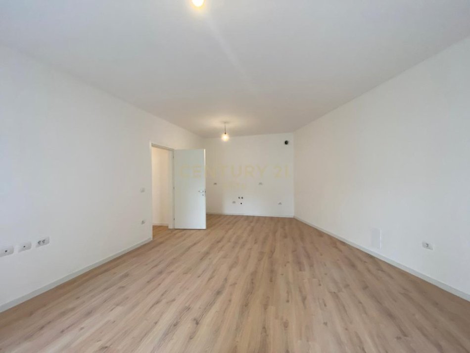 Tirane, shitet apartament 2+1+Aneks+Ballkon Kati 2, 130 m² 278.000 € (Garden Residence by Salillari, Kopshti Zoologjik)
