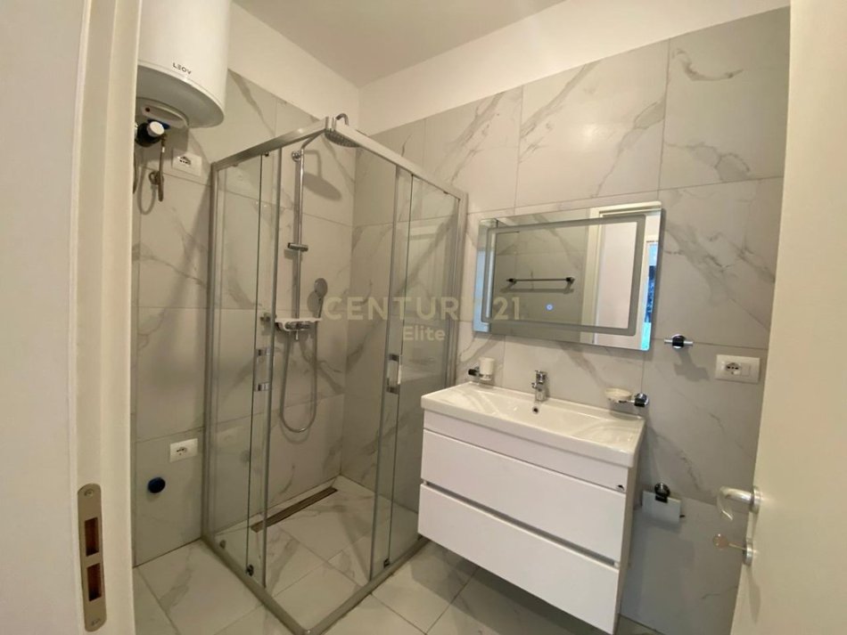 Tirane, shitet apartament 2+1+Aneks+Ballkon Kati 2, 130 m² 278.000 € (Garden Residence by Salillari, Kopshti Zoologjik)