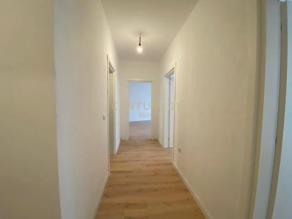 Tirane, shes apartament 2+1+2 , 130 m² 285.000 € (Kopshti Botanik Zoologjik)