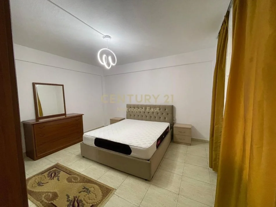 Tirane, jepet me qera apartament Kati 1, 65 m² 350 € 