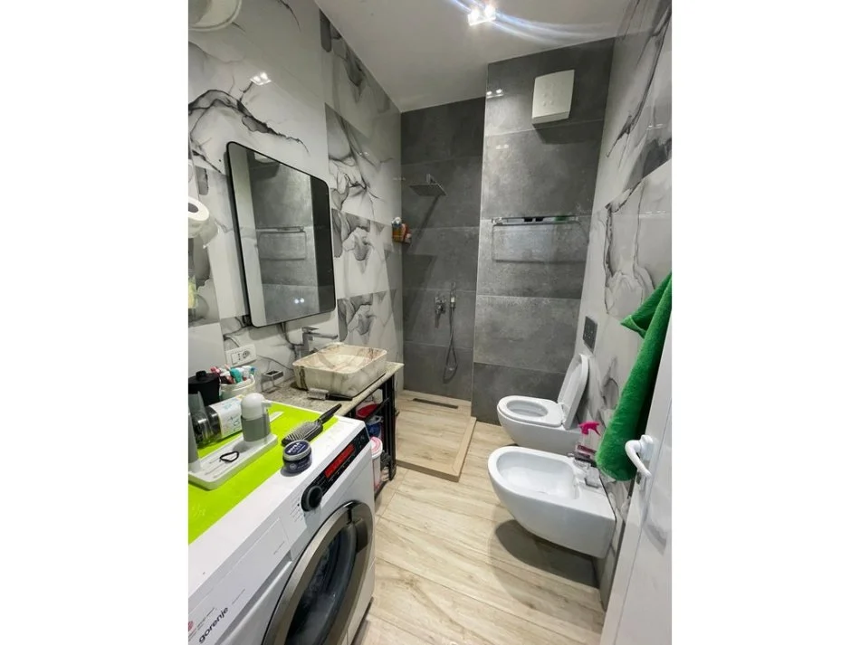 Tirane, shes apartament 3+1+2+POST PARKIMI+DEPO , 181 m² 460.000 € (KOMPLEKSI MAGNET 21 DHJETORI)