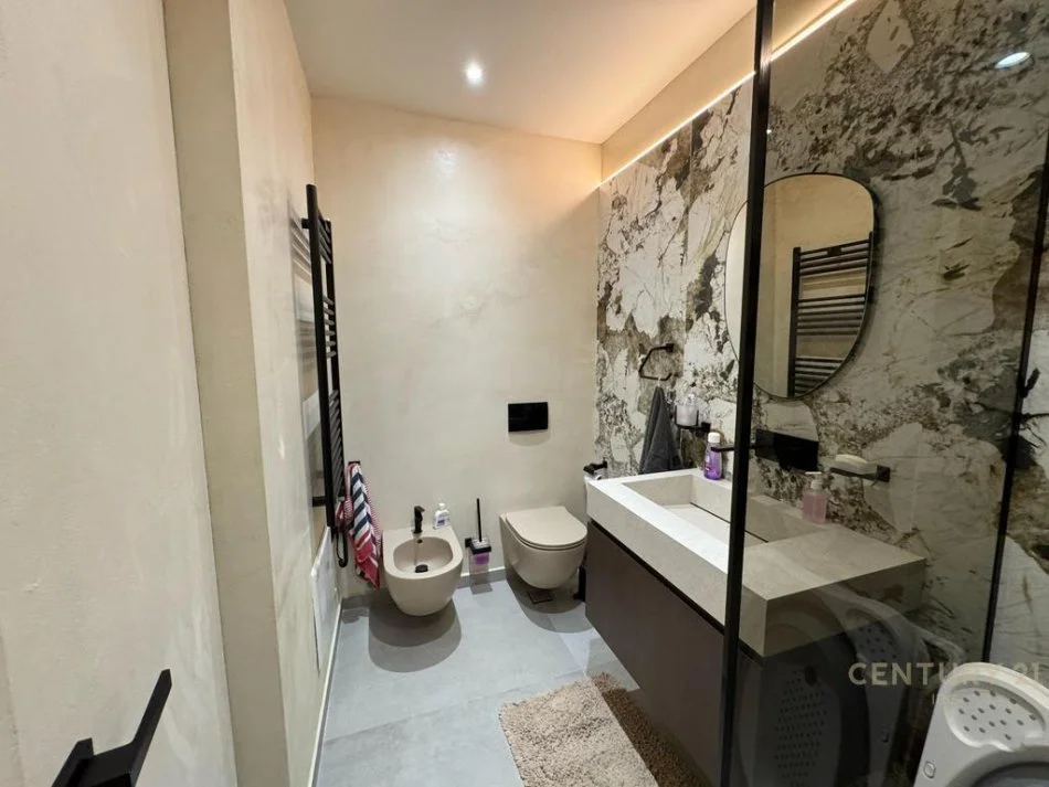 Tirane, shes apartament 2+1+2+ 2 POSTE PARKIMI , 184 m² 400.000 € (Kodra e Diellit)