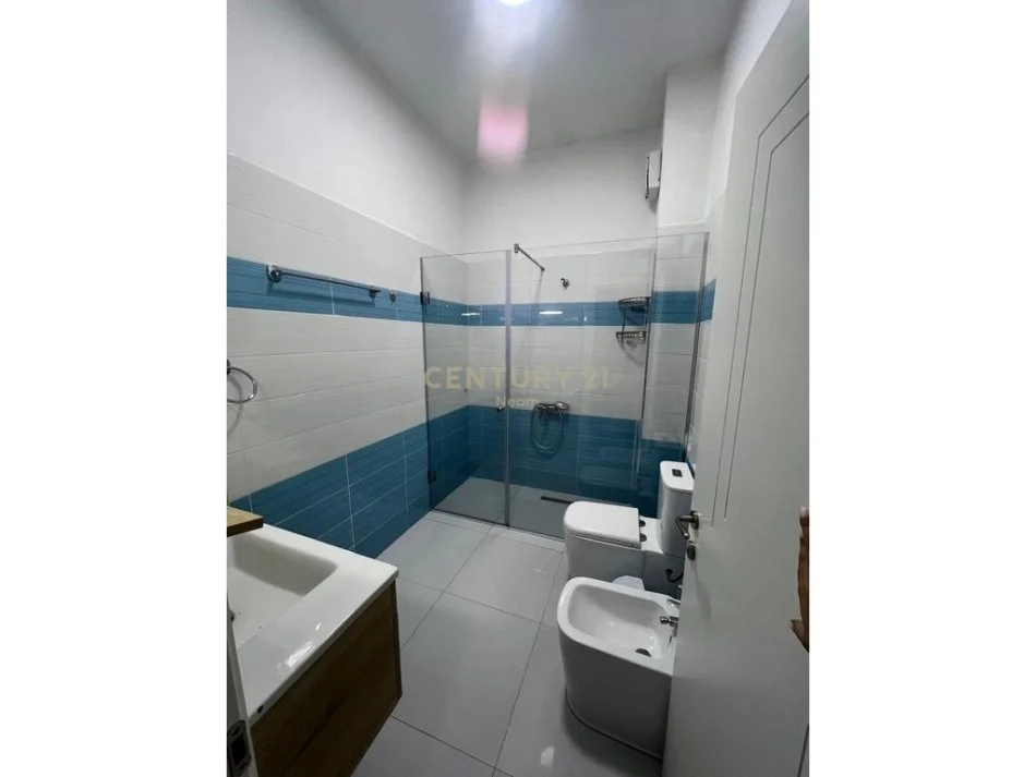 Tirane, jepet me qera 2+1+Ballkon Kati 1, 102 m² 450 € (Neom113006)