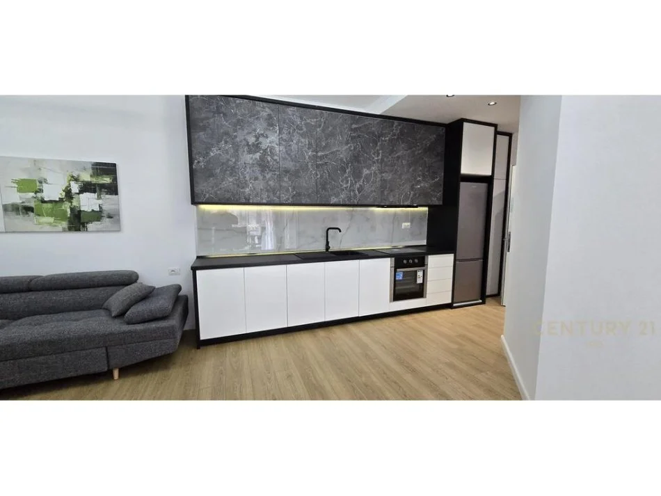 Tirane, shitet apartament Kati 7, 98 m² 148.000 € 