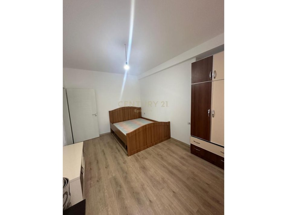 Tirane, shitet apartament 2+1 Kati 2, 74 m² 95.000 € (fresk)