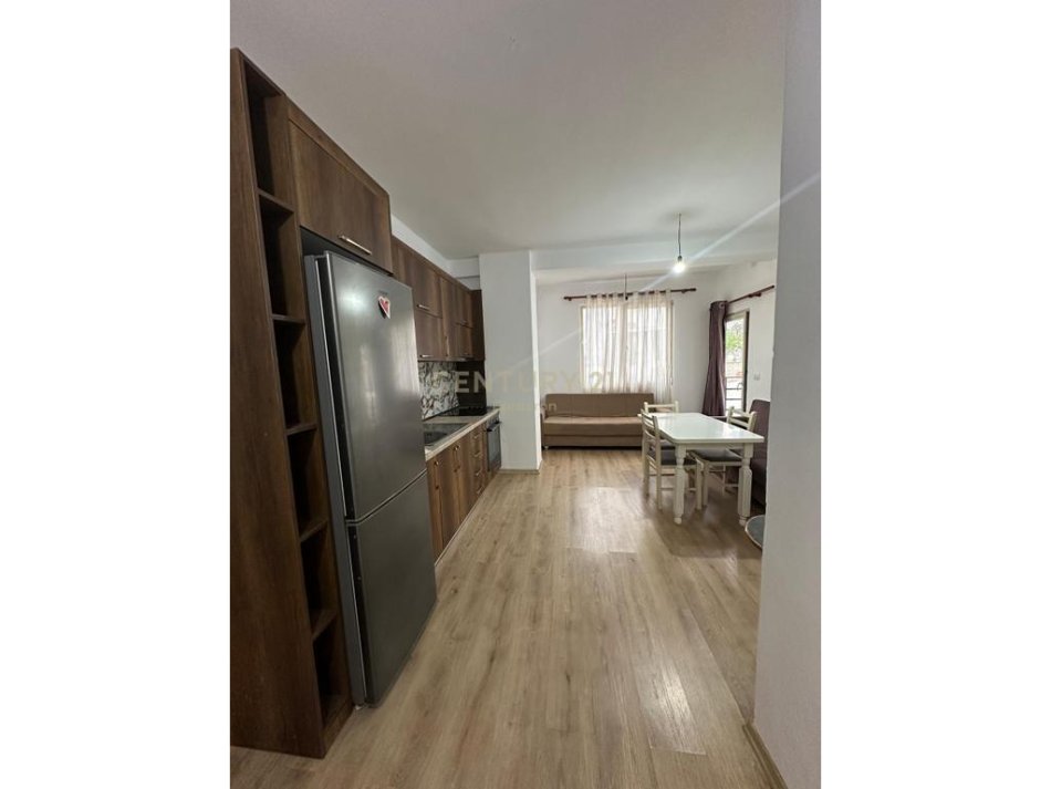 Tirane, shitet apartament 2+1 Kati 2, 74 m² 95.000 € (fresk)