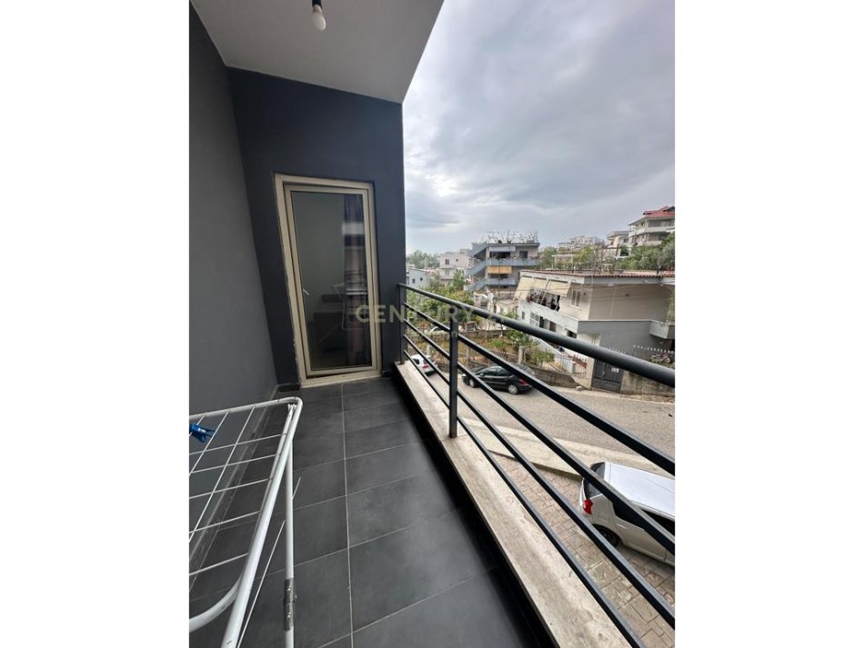 Tirane, shitet apartament 2+1 Kati 2, 74 m² 95.000 € (fresk)