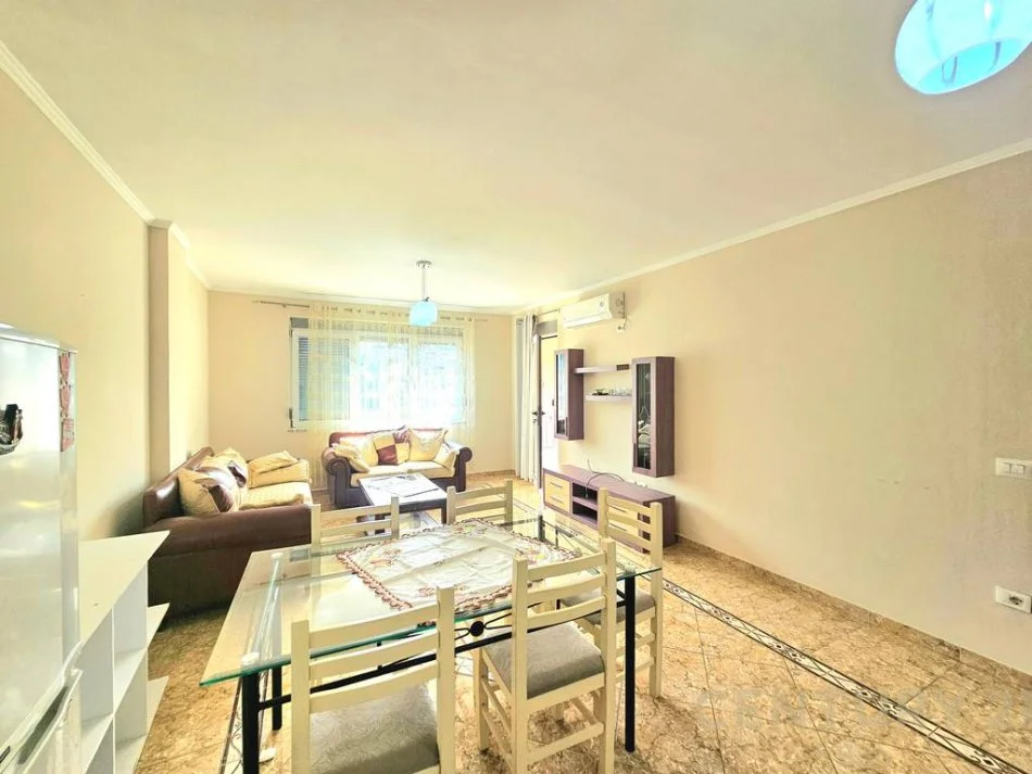 Tirane, jap me qera apartament 2+1 , 96 m² 600 € (Liqeni i Thatë)
