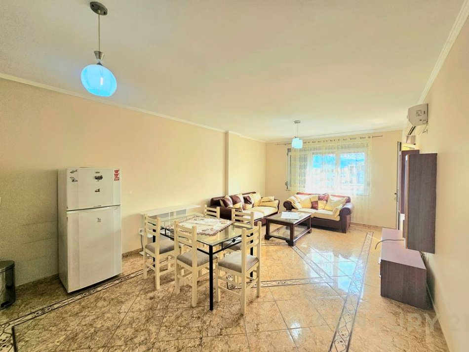 Tirane, jap me qera apartament 2+1 , 96 m² 600 € (Liqeni i Thatë)