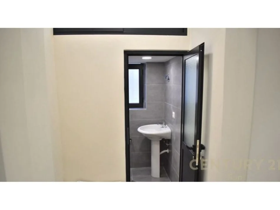 Tirane, shes ambjent biznesi , 89 m² 520.000 € (Stadiumi Dinamo)