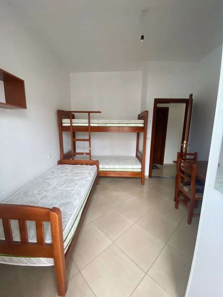 Tirane, jepet me qera garsonier 1+1 Kati 2, 33 m² 280 € (rruga elbasanit)