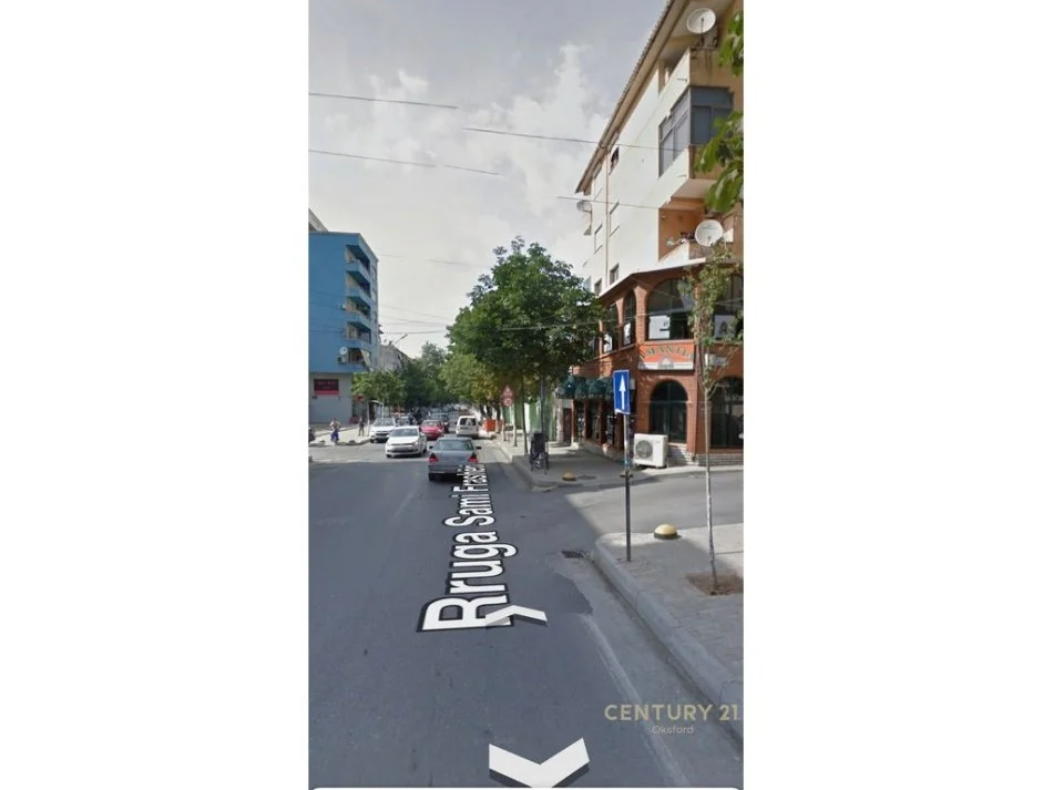 Tirane, jepet me qera apartament 1+1+Aneks+Ballkon Kati 4, 70 m² 800 € (Petronini Luarasi)