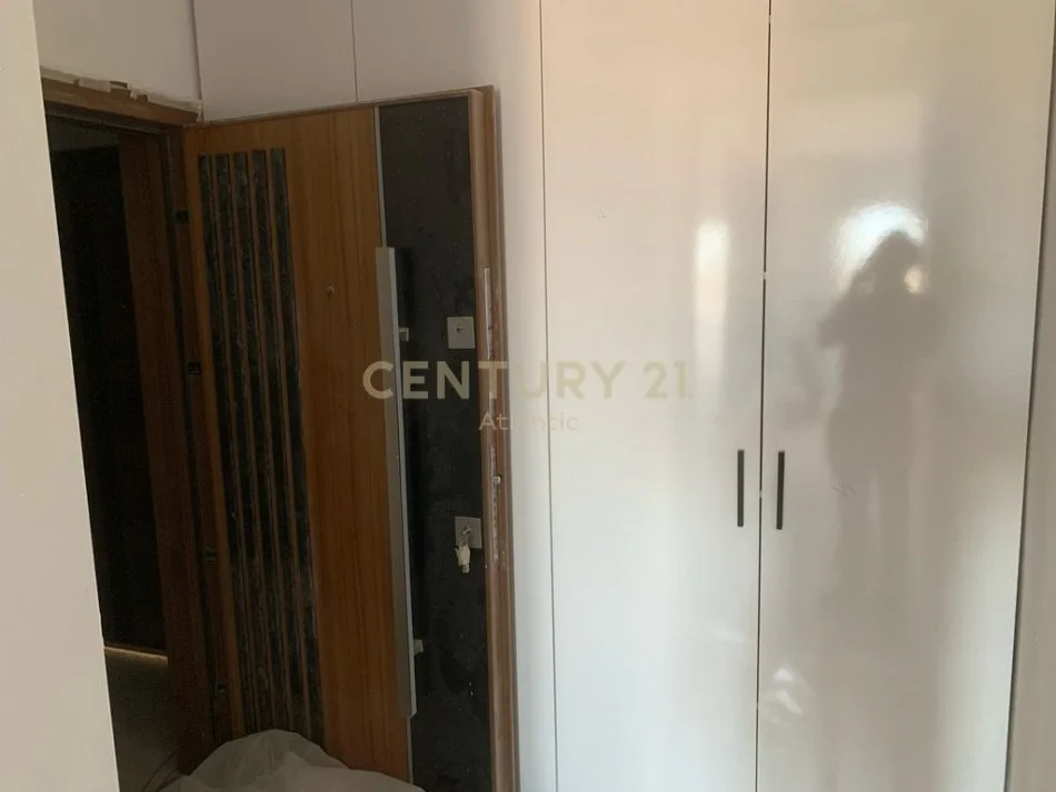 Durres, shitet apartament 1+1 Kati 6, 45 m² 55.000 € (PLAZH HEKURUDHA Durrës)