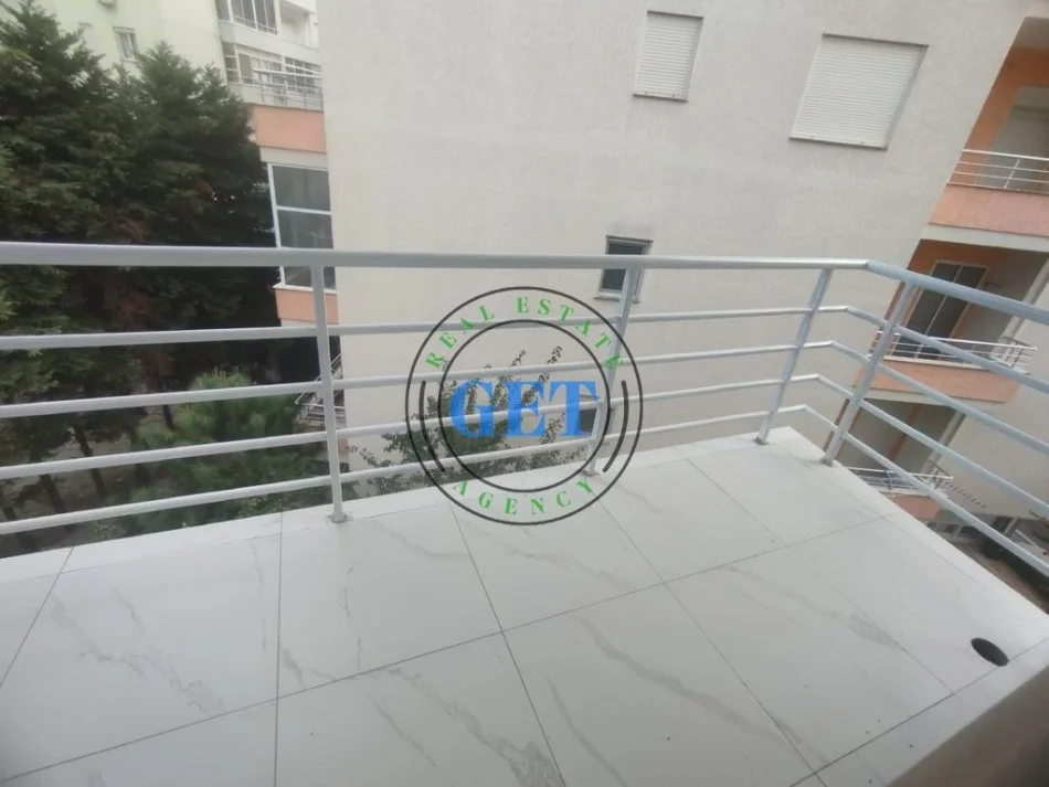 Durres, jepet me qera apartament 1+1 Kati 3, 65 m² 350 € (Golem,Pranë Hotel Majestic)