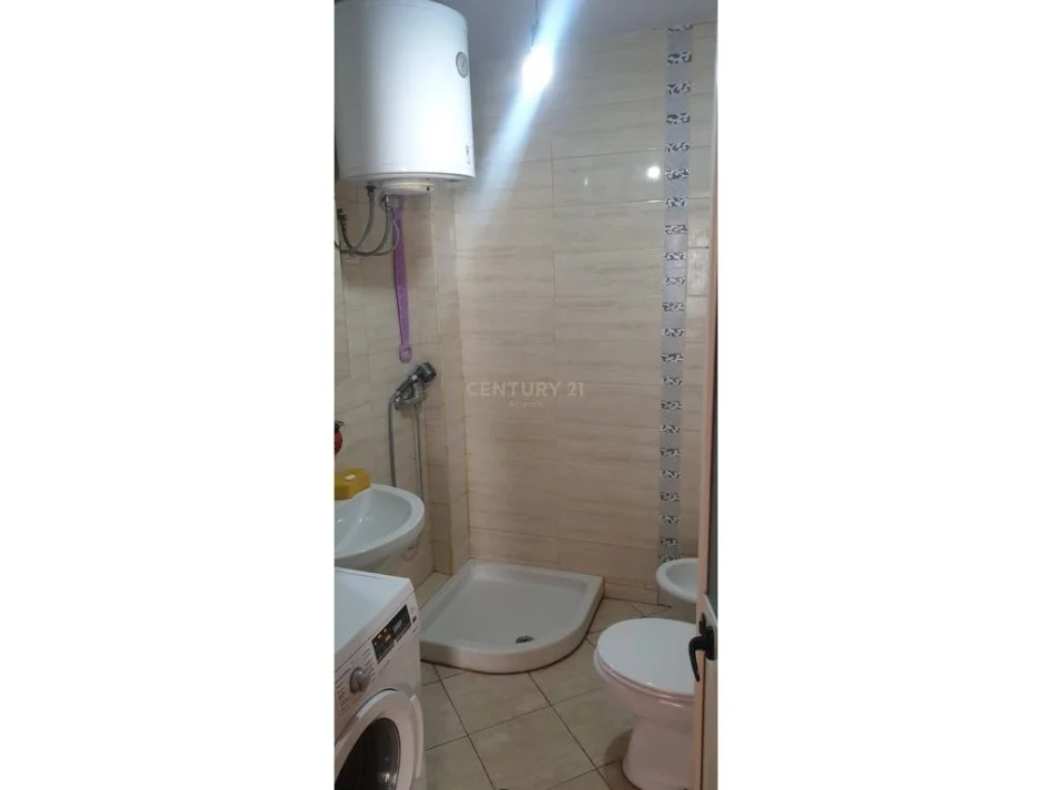 Durres, shitet apartament 1+1+Ballkon Kati 5, 60 m² 80.000 € (shkembi i kavajes)