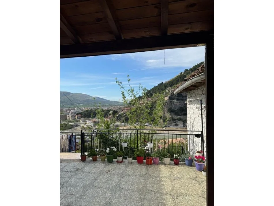 Berat, shes Vile 1 Katshe Kati 0, 260 m² 150.000 € (LAGJEN MUZEALE GORICE, BERAT)