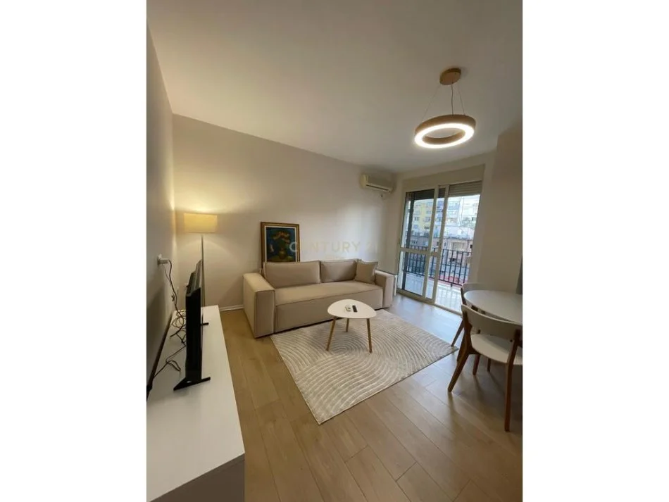 Tirane, jepet me qera apartament 1+1 Kati 5, 60 m² 800 €