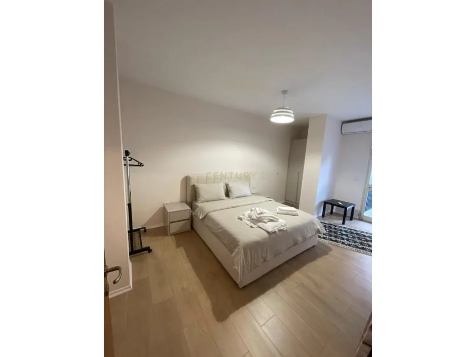 Tirane, jepet me qera apartament 1+1 Kati 5, 60 m² 800 € (Prane Sheshit Skënderbej)