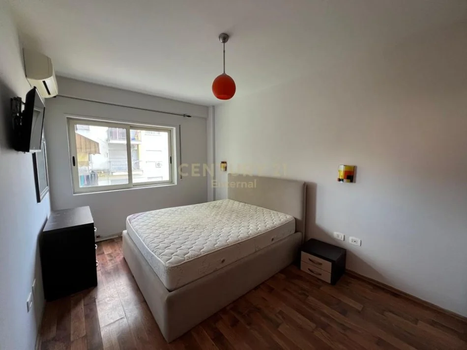 Tirane, shes apartament 2+1+2+Ballkon , 88 m² 195.000 € (Globe)