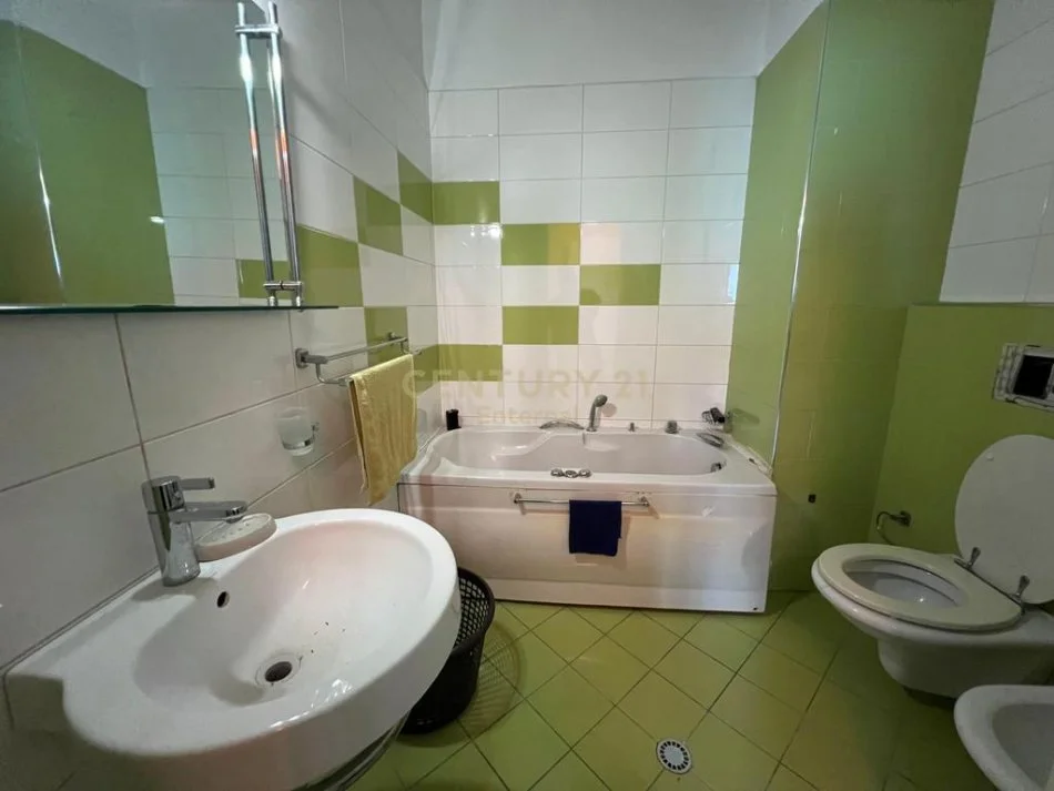 Tirane, shes apartament 2+1+2+Ballkon , 88 m² 195.000 € (Globe)