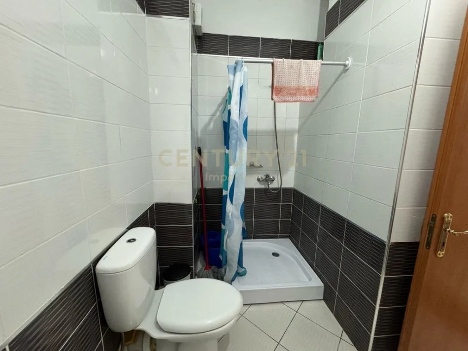 Tirane, jepet me qera apartament 1+1 Kati 4, 70 m² 400 € (Misto Mame)