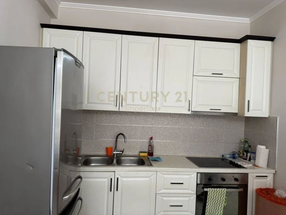 Tirane, jepet me qera apartament 1+1 Kati 4, 70 m² 400 € (Misto Mame)