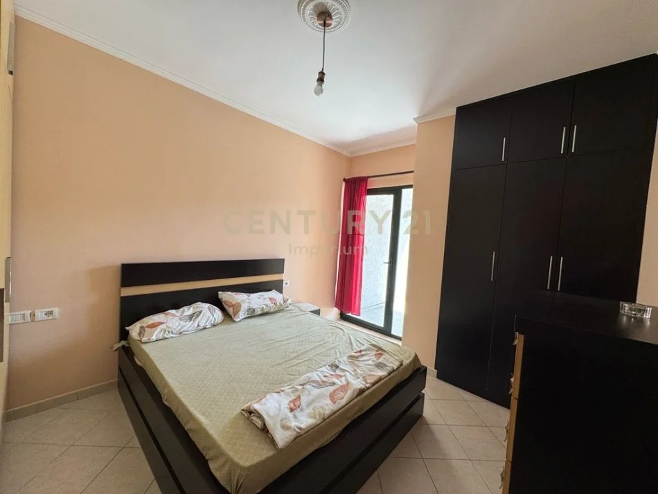Tirane, jepet me qera apartament 1+1 Kati 4, 70 m² 400 € (Misto Mame)