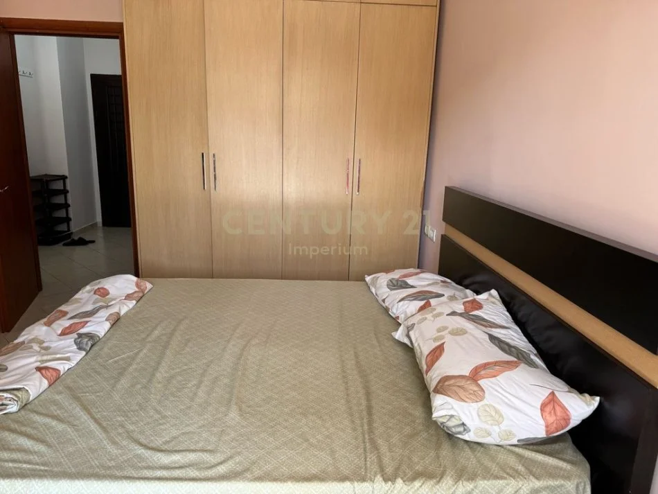 Tirane, jepet me qera apartament 1+1 Kati 4, 70 m² 400 € (Misto Mame)