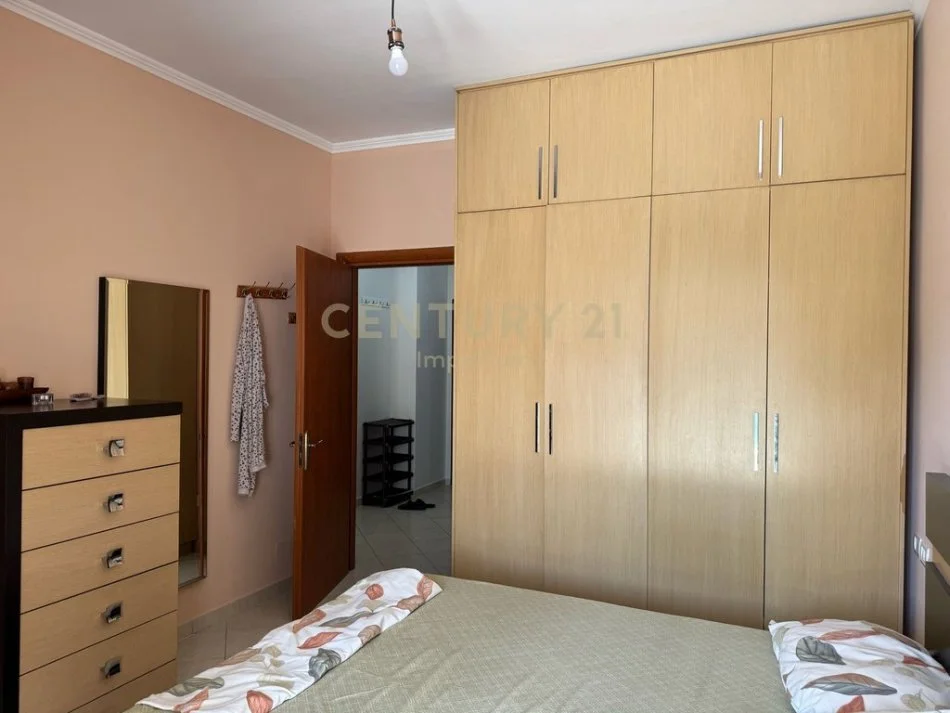 Tirane, jepet me qera apartament 1+1 Kati 4, 70 m² 400 € (Misto Mame)