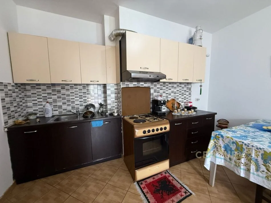 Tirane, shitet apartament 2+1 Kati 3, 87 m² 118.000 € (Fresk)