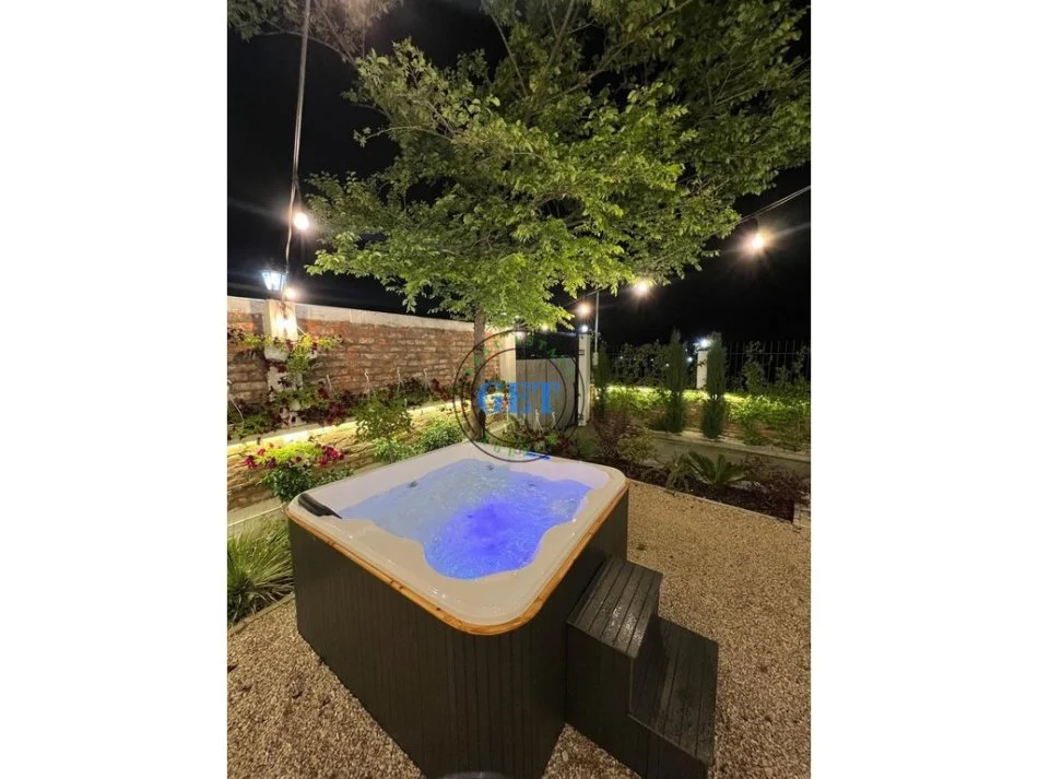 Durres, shitet Vile 2+1 Kati 0, 165.000 € (shkallnur)