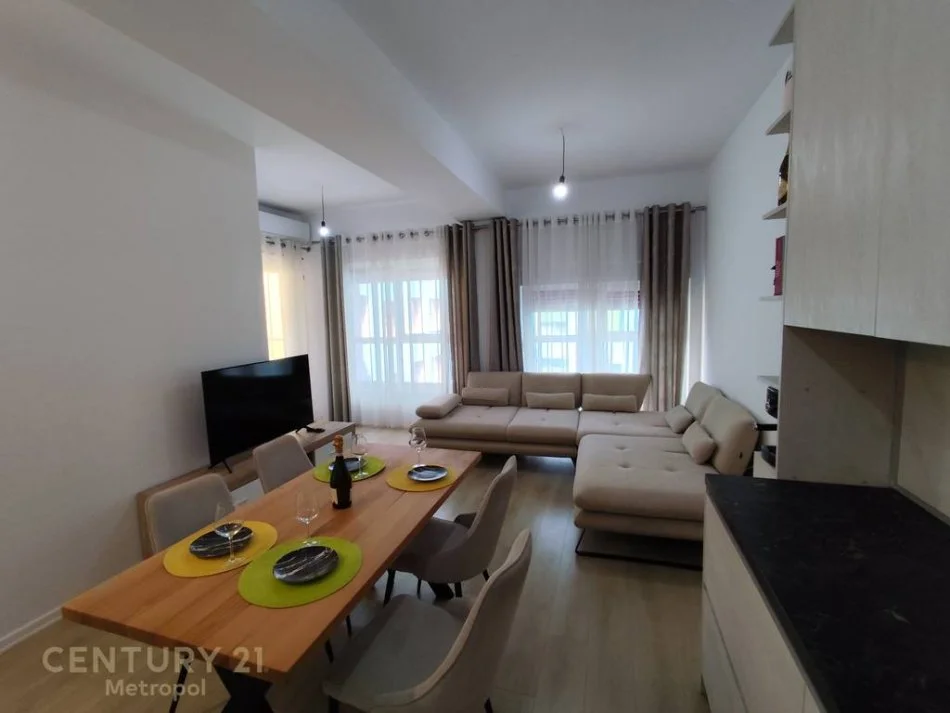 Tirane, shitet apartament 3+1 Kati 3, 121 m² 194.000 € (Rruga Pasho Hysa)